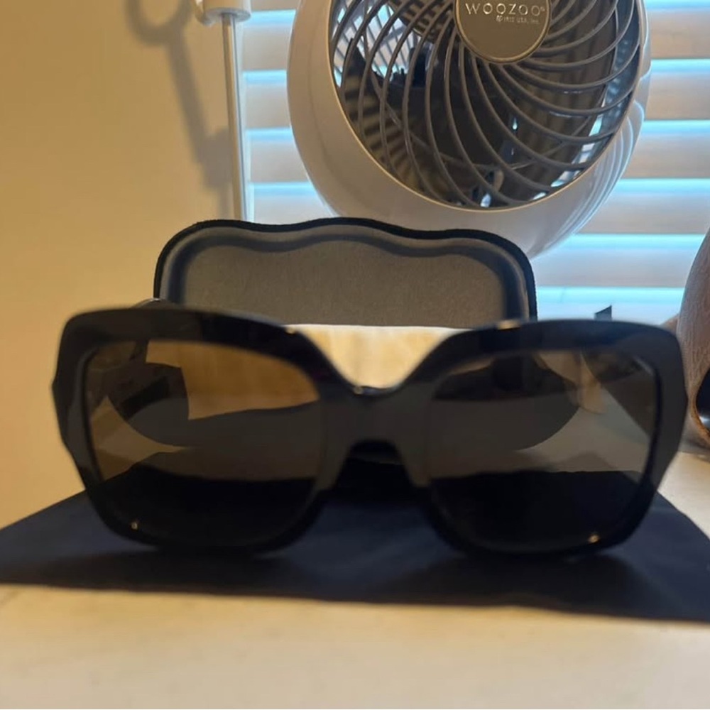 Gucci Black Oversized Square Sunglasses